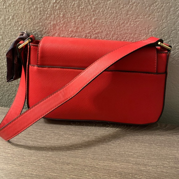 NWOT Steve Madden Red Shoulder Bag with Scarf - Picture 4 of 5